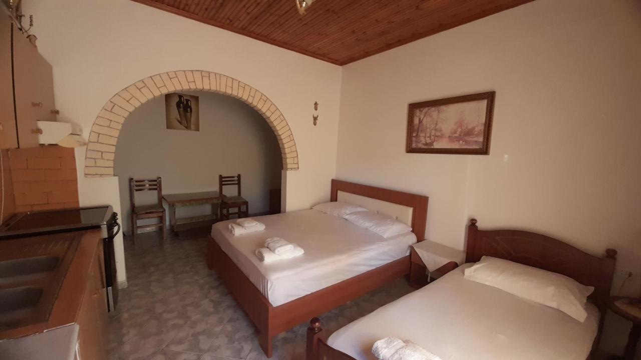 شقة Honey-House “Kastrioti” Përmet المظهر الخارجي الصورة