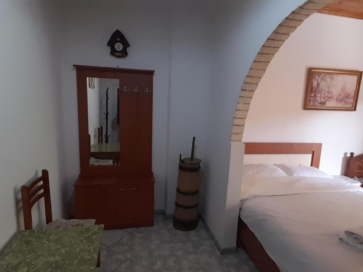 شقة Honey-House “Kastrioti” Përmet المظهر الخارجي الصورة