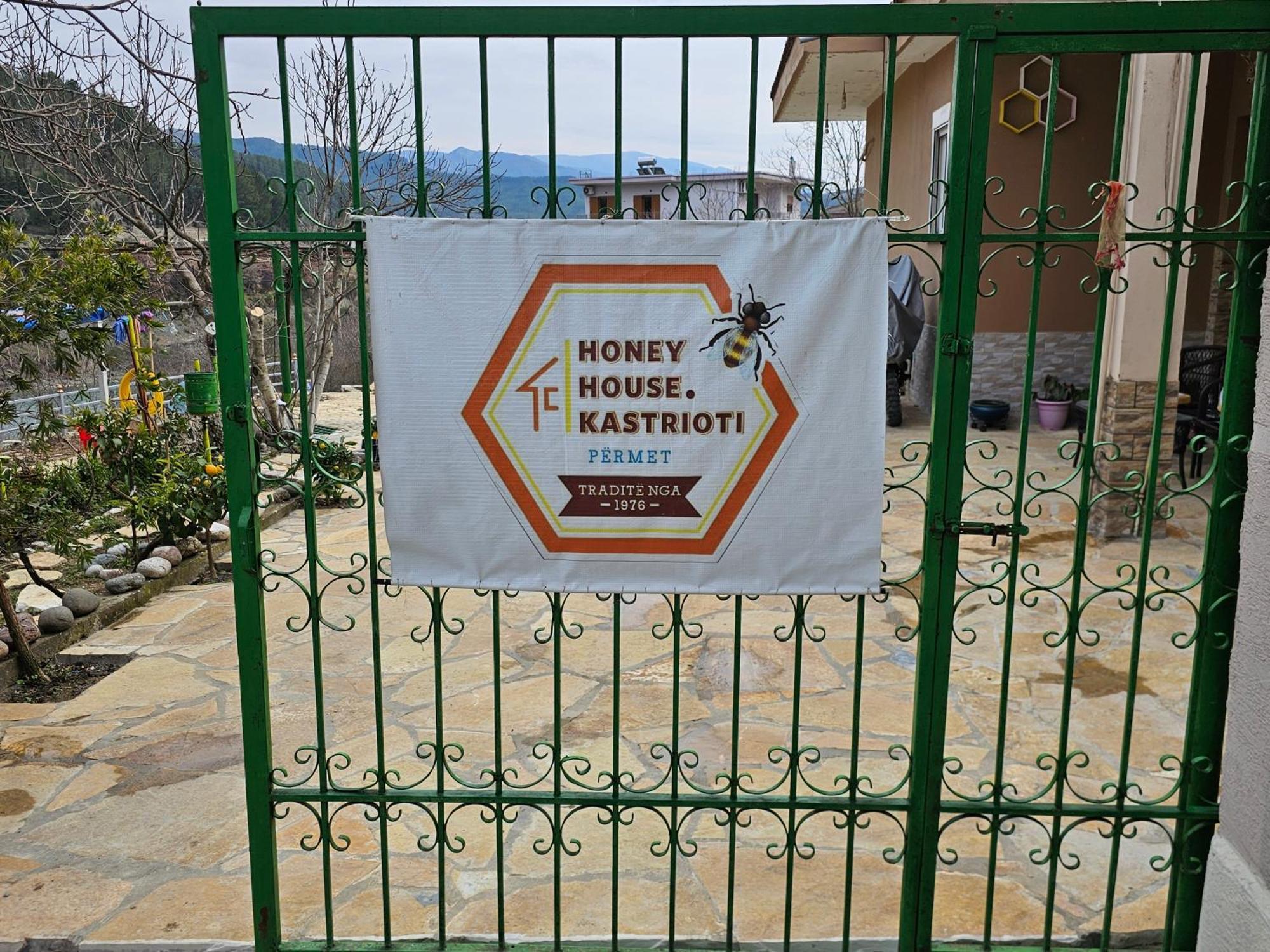 شقة Honey-House “Kastrioti” Përmet المظهر الخارجي الصورة
